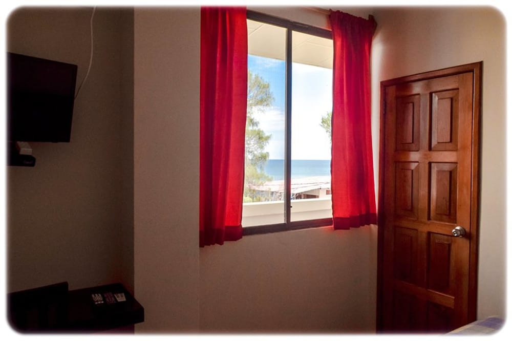 Basic Quadruple Room, Multiple Beds, Non Smoking, Courtyard View photo 2