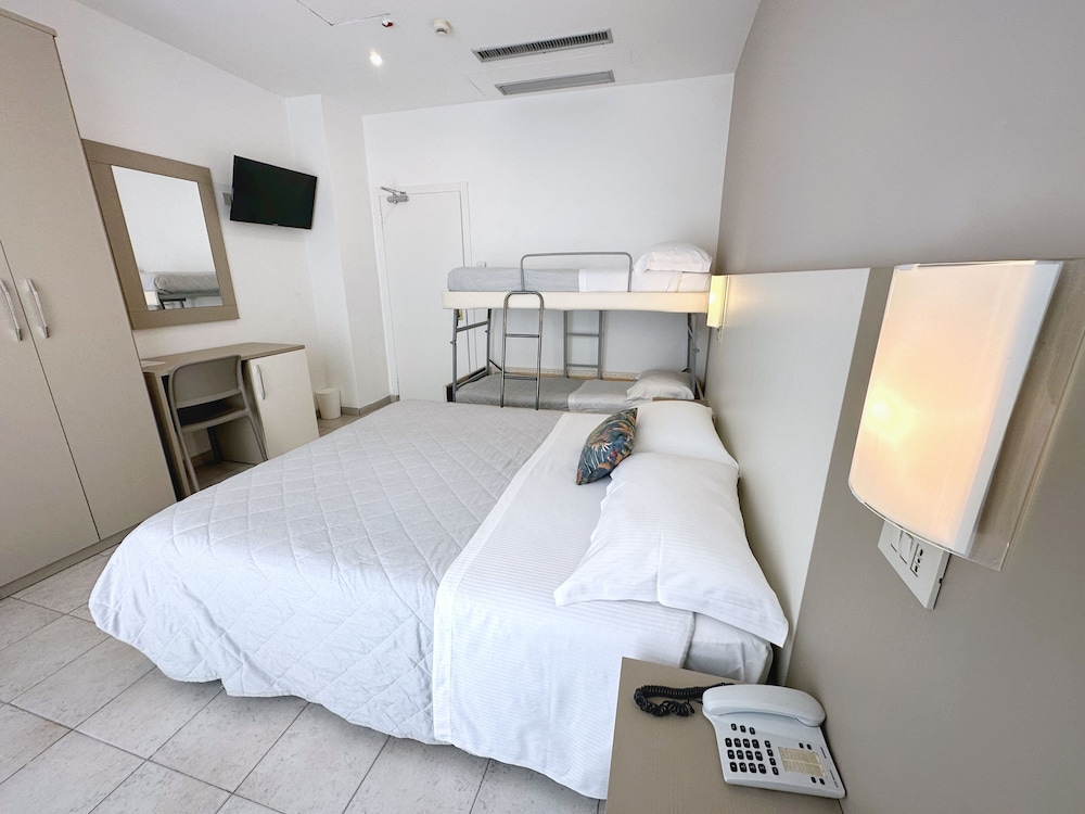 Quadruple Room photo 2