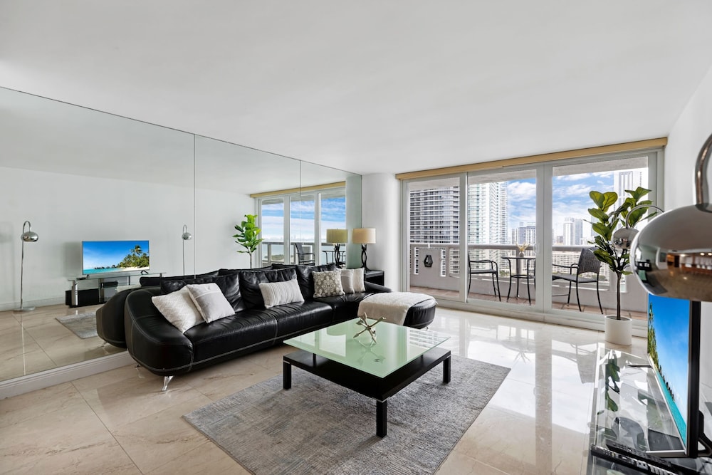 Apartment, 2 Bedrooms, Balcony, Bay View