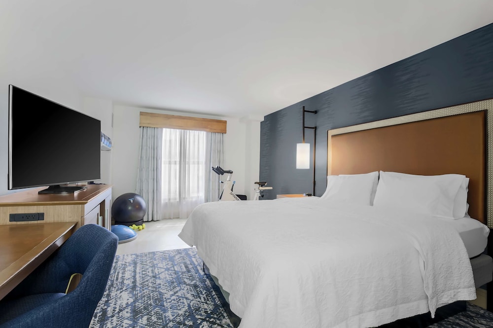 Room, 1 King Bed (Fitness Room with Spin Bike & Gymrax) - Photo 7