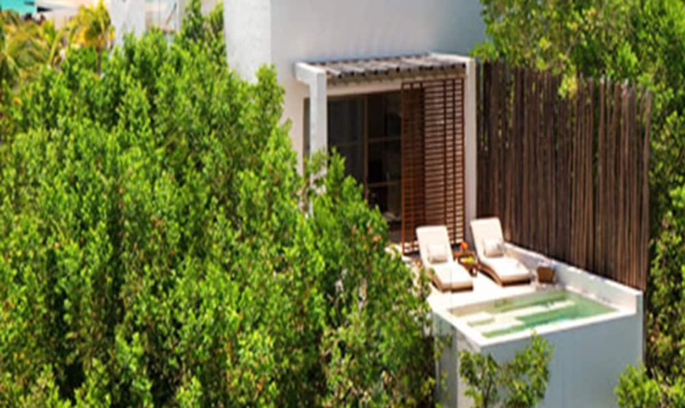 Suite, Lagoon View, Beachside - Photo 2