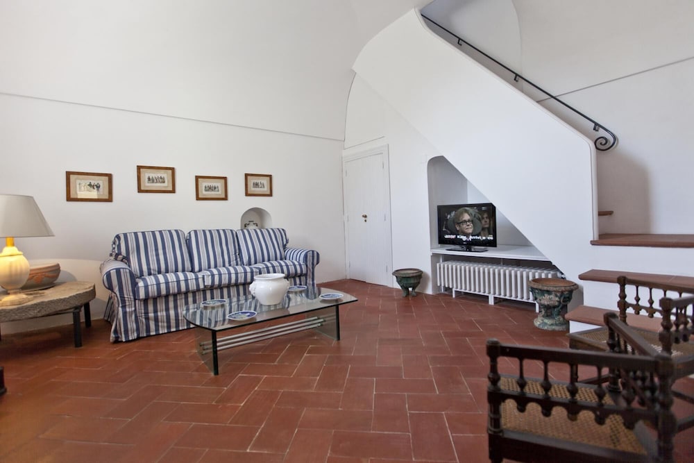 Villa, Smoking