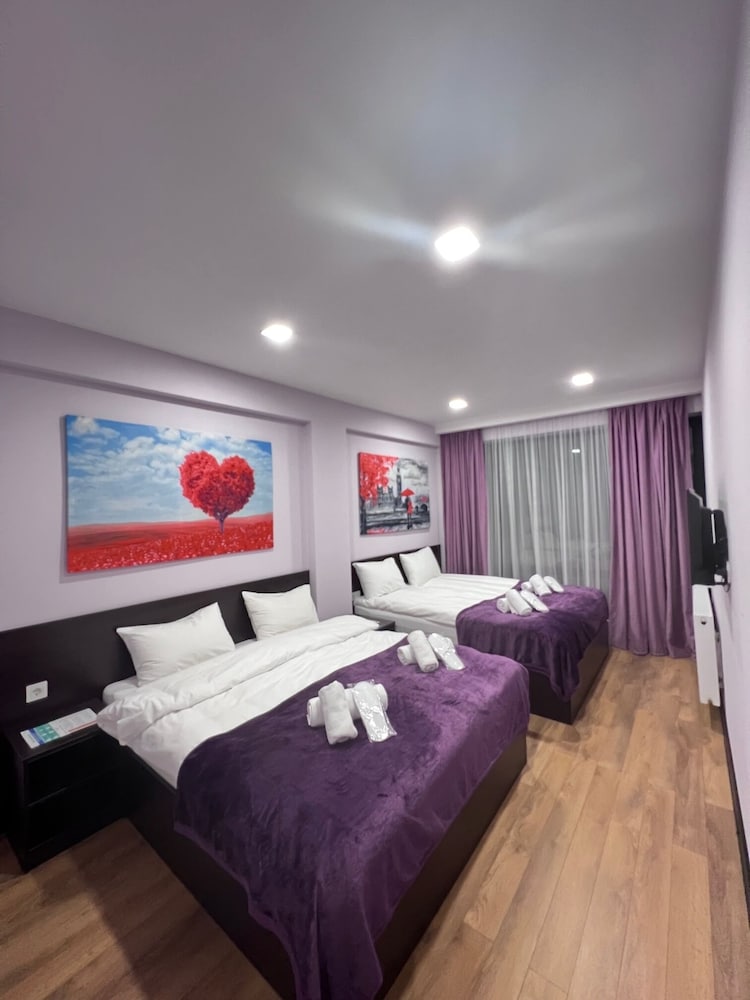 Standard Quadruple Room, Multiple Beds, Mountain View photo 2