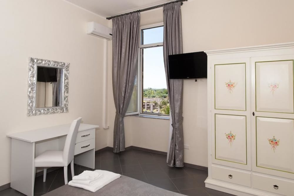 Economy Double or Twin Room photo 1