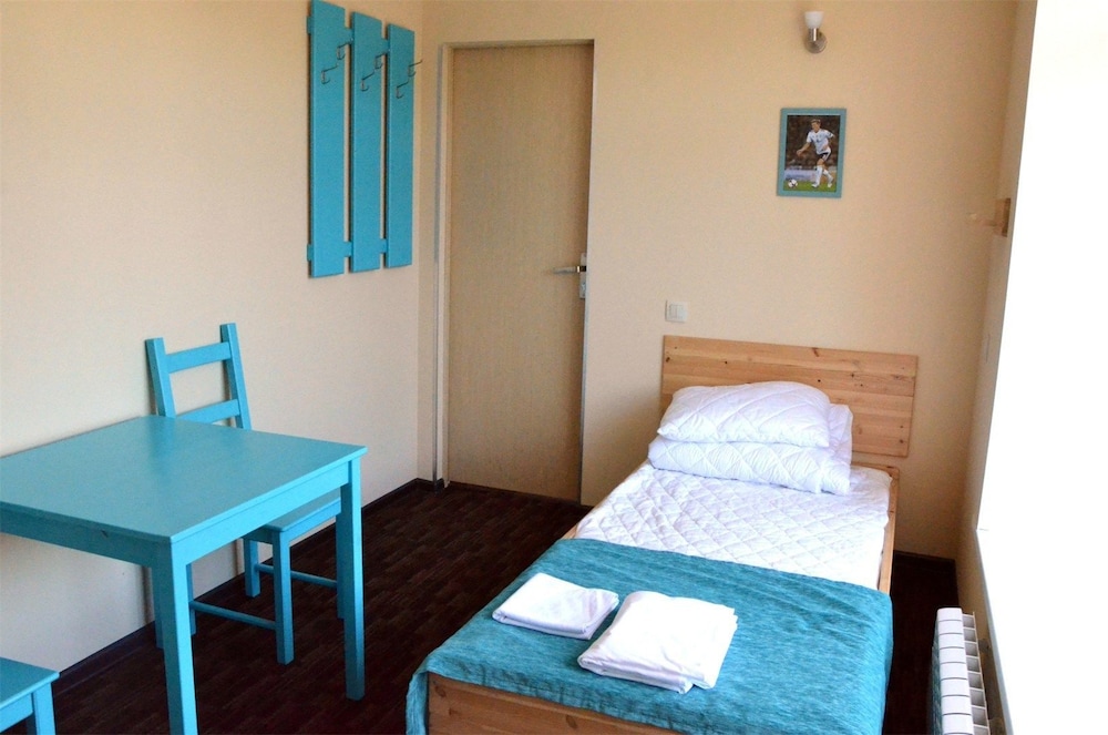 Shared Dormitory, Mixed Dorm (2 beds) photo 3