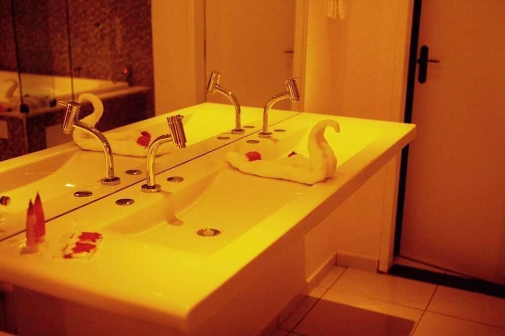 Deluxe Chalet photo 3
