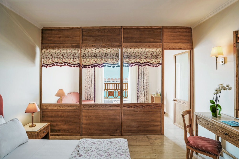 Superior Room (Family,Sharing Pool	) - Photo 1