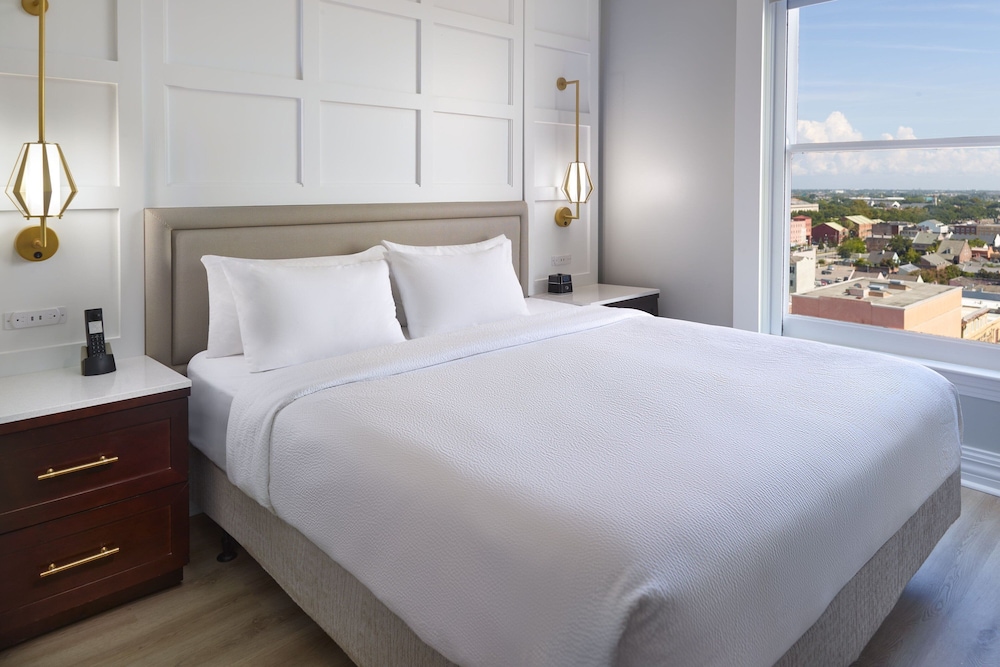 Suite, Multiple Beds - Photo 3