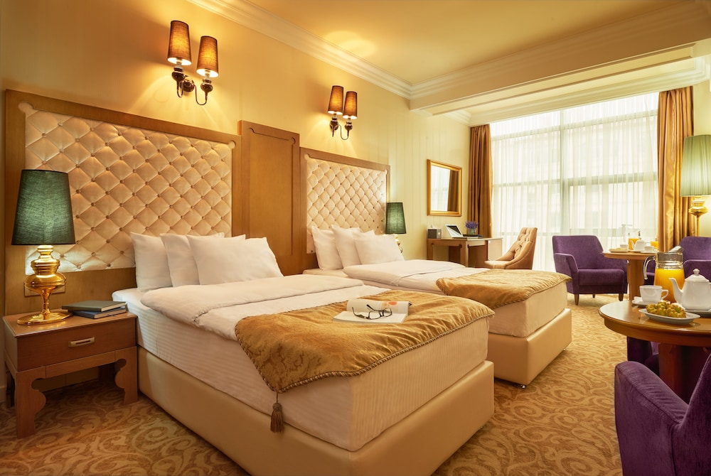 Family Room, 2 Bedrooms photo 2