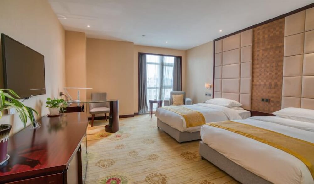 Elegant Twin Room
