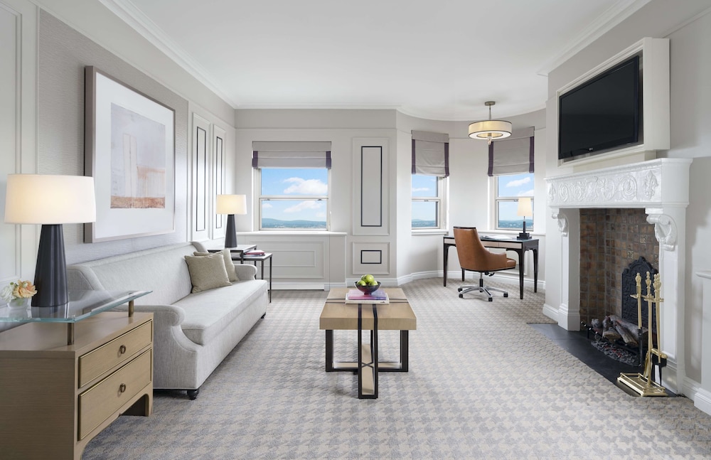 Fairmont Gold King, Signature Suite