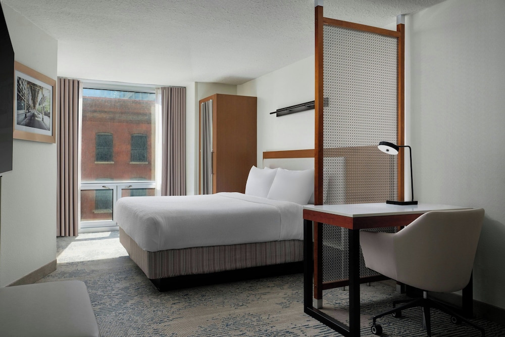 Studio, 1 King Bed with Sofa bed, City View (Mobility/Hearing Accessible, Tub) photo 2