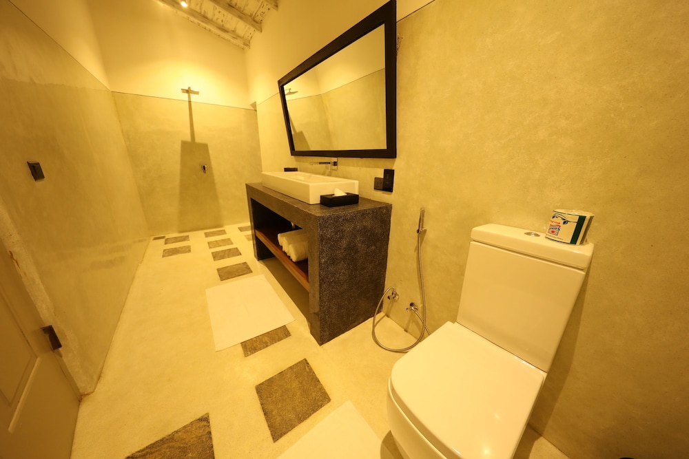 Suite, Pool View - Photo 4