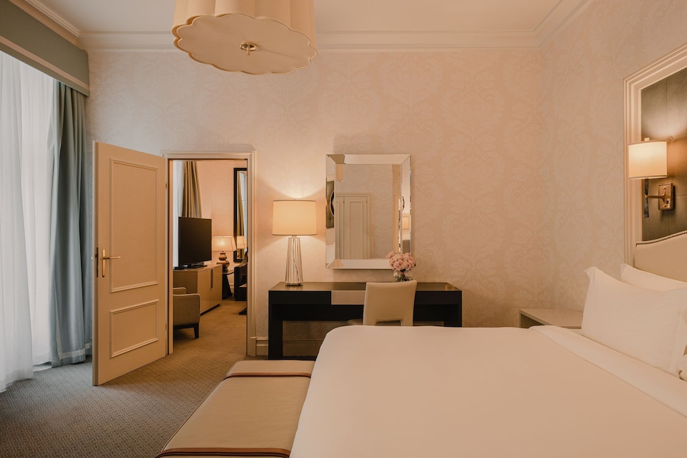 Suite, 1 Bedroom thumbnail 5
