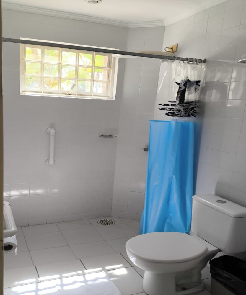 Suite (Triple, 1 Double bed + 1 Single bed) photo 2