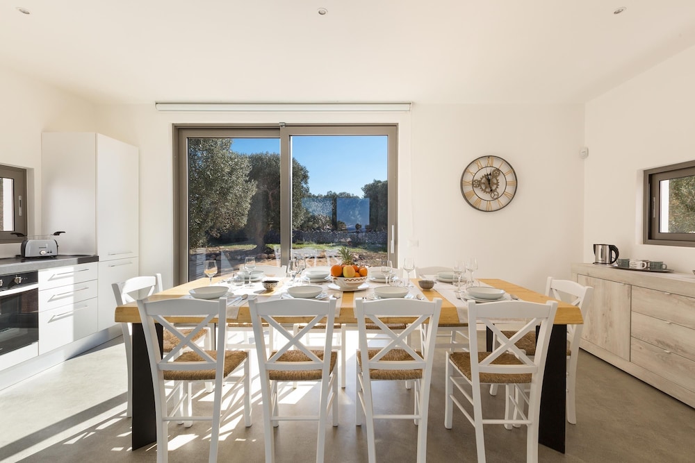 Villa photo 3