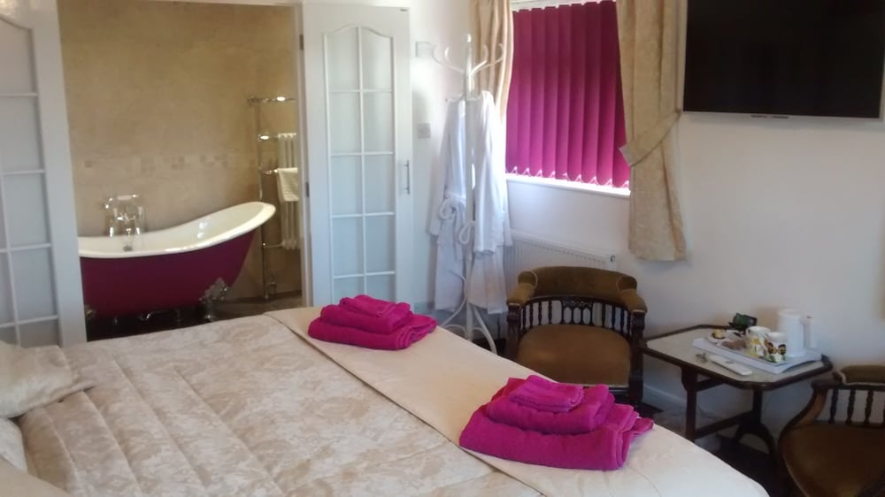 Deluxe Double Or Twin Room With Garden View photo 3