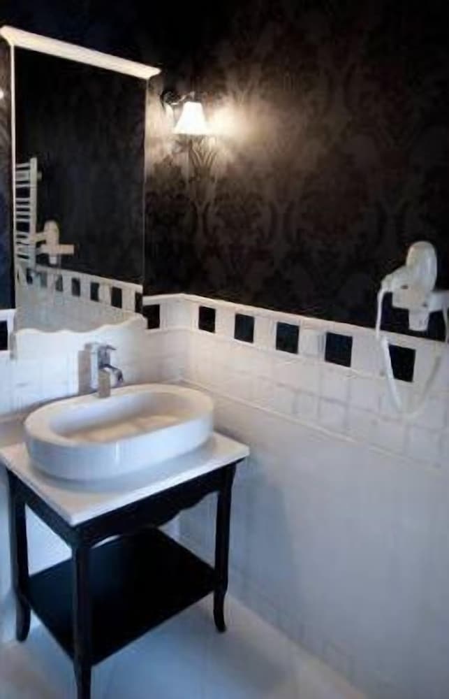 Standard Apartment, Private Bathroom photo 3