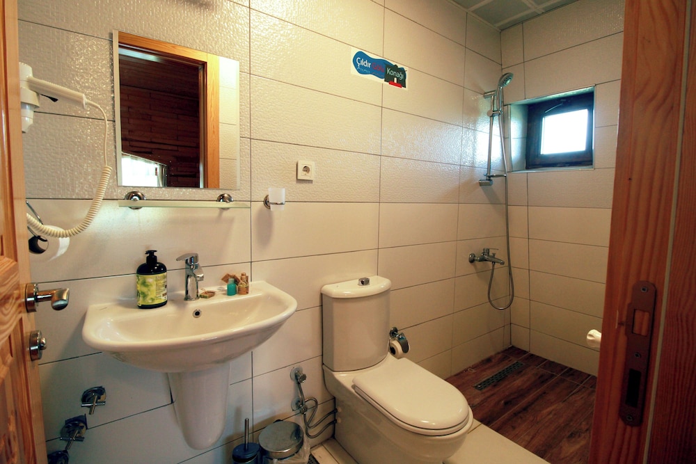 Standard Single Room - Photo 2