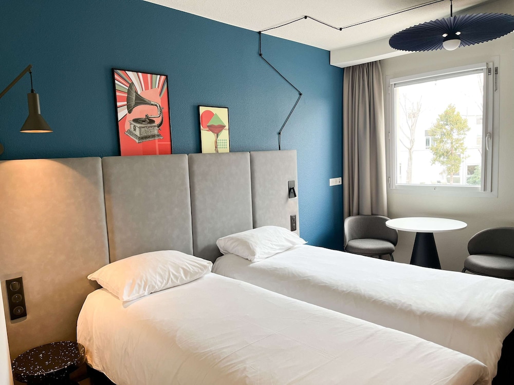 Standard Twin Room - Photo 1