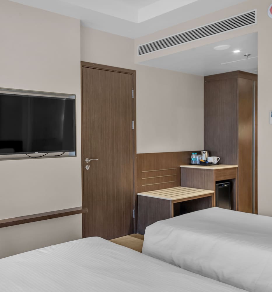 Deluxe Room, 2 Twin Beds - Photo 5