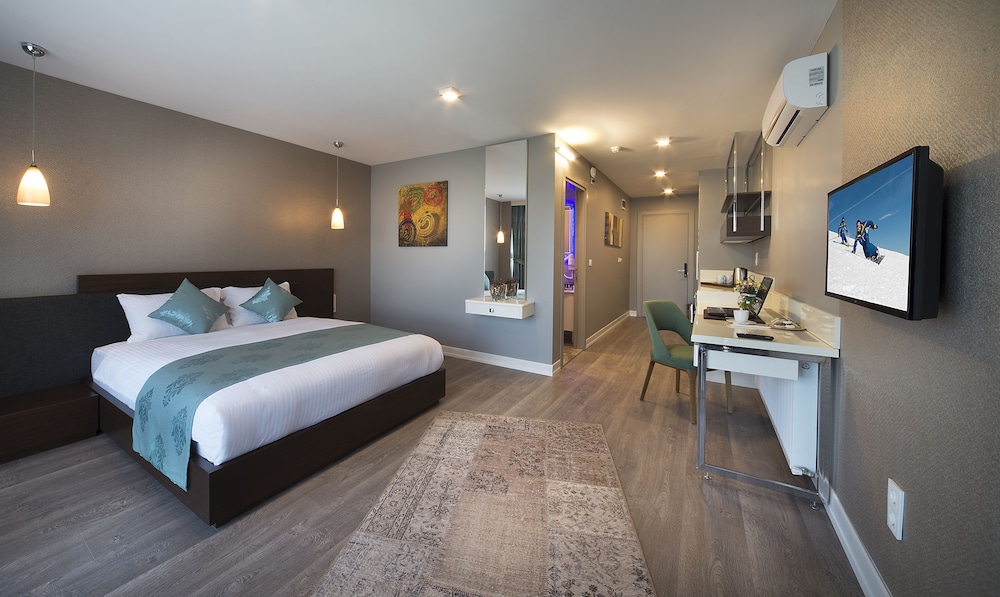 Deluxe Suite, City View photo 2