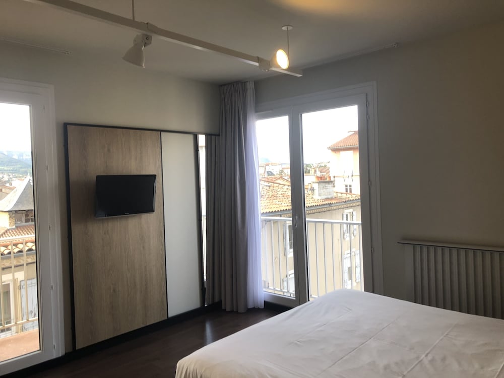 Superior Room, 1 Double Bed (renovated, industrial style) - Photo 1