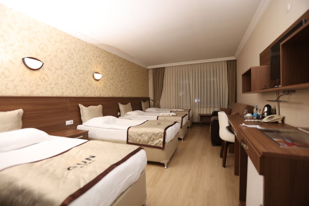 Classic Triple Room, Smoking