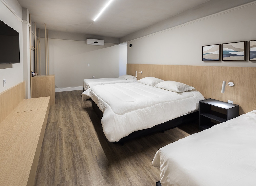 Deluxe Quadruple Room photo 3