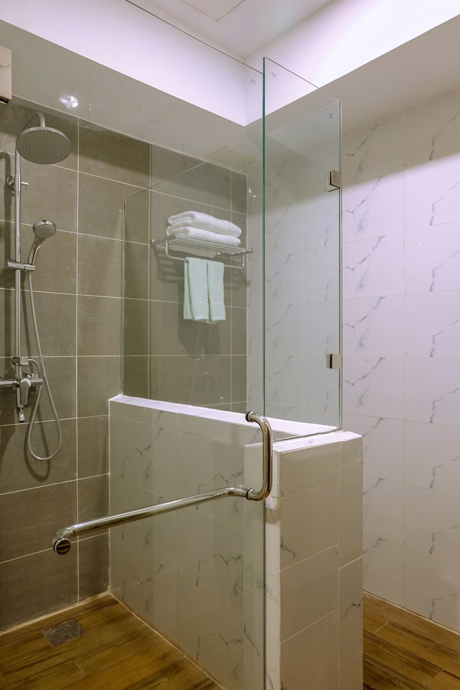 Deluxe Suite, 1 Bedroom - Photo 7
