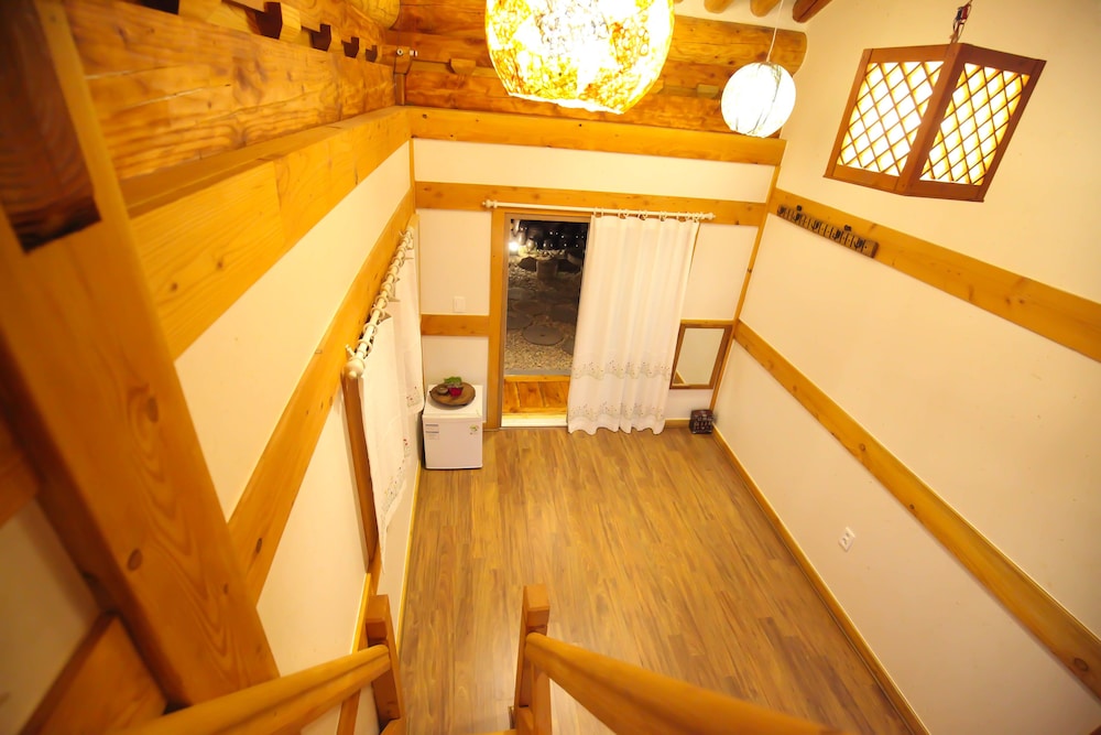 Family Room photo 3