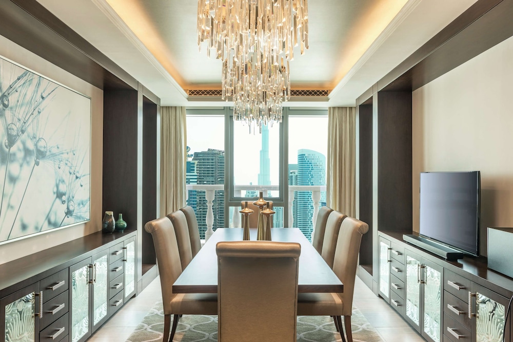 Suite, 1 King Bed (Grand Canal) thumbnail 6