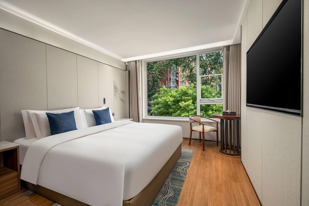 Room, 1 King Bed, Non Smoking (Selected)