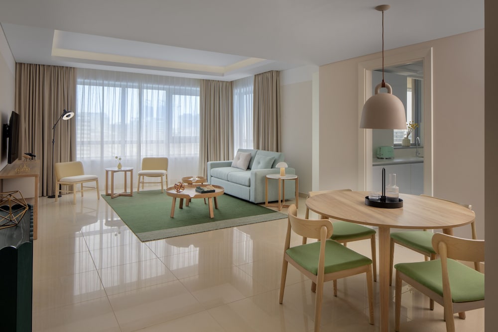 Suite, 2 Bedrooms, Kitchen, City View