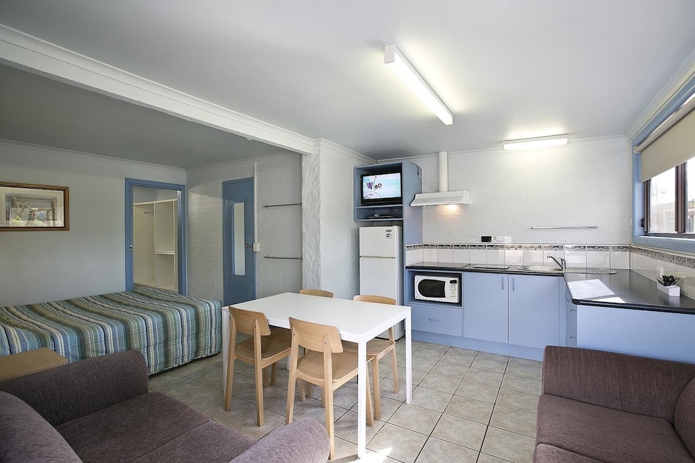 Family Suite, 2 Bedrooms, Non Smoking, Kitchen (Family Cabin) photo 3