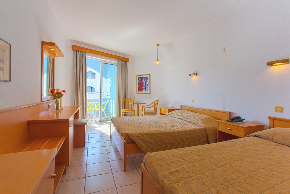 Family Double Room, Courtyard View photo 2