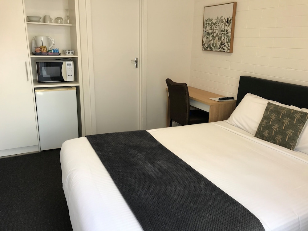 Economy Double Room, 1 Queen Bed photo 1