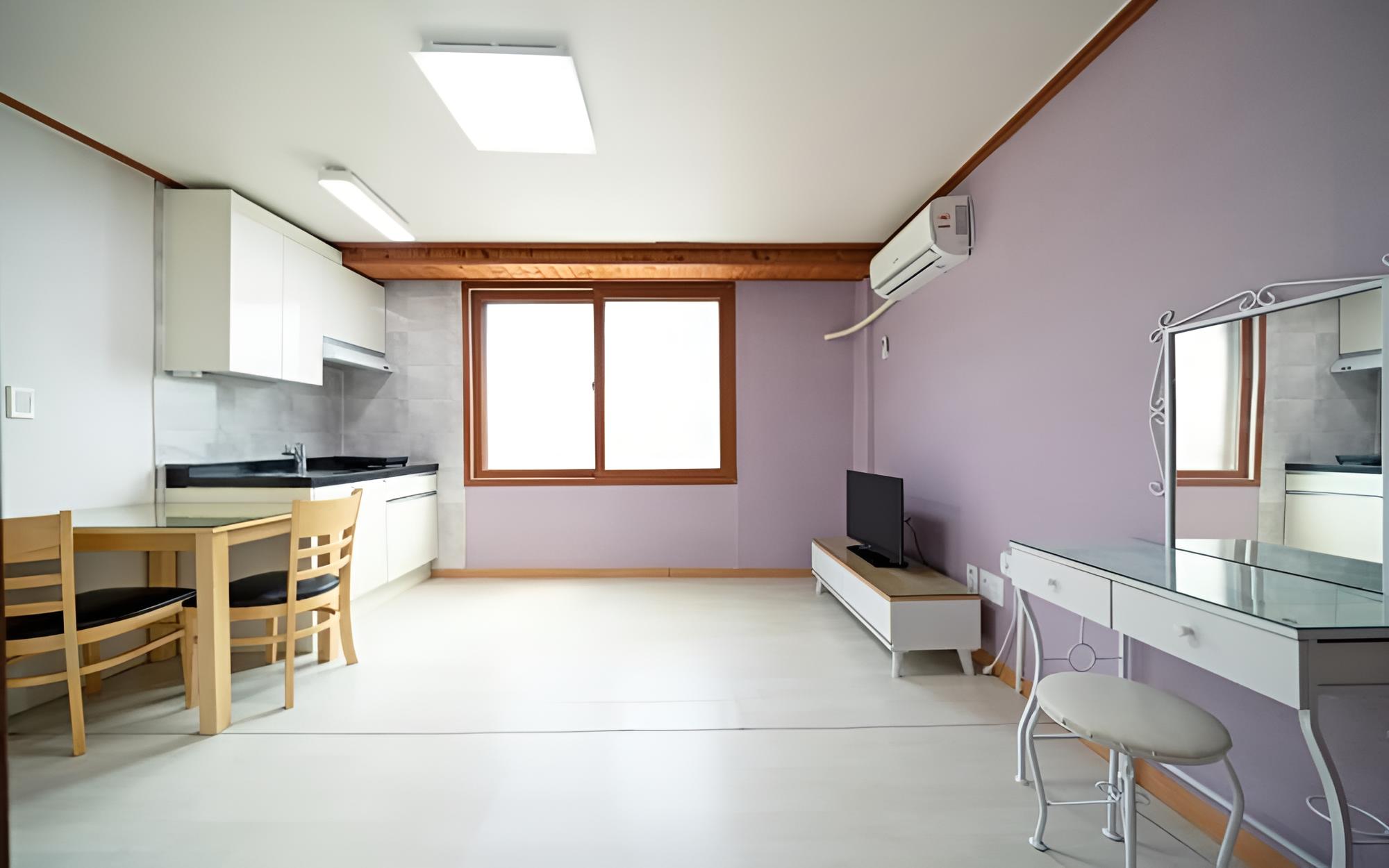 Room (Room 306 (Ondol Room))