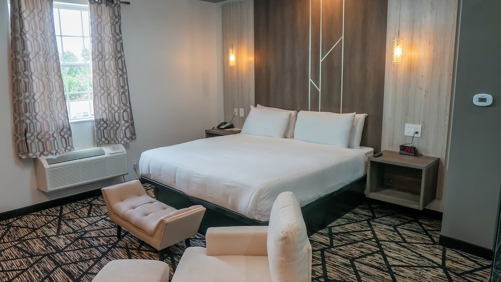 Studio Suite, 1 King Bed, Non Smoking, Hot Tub