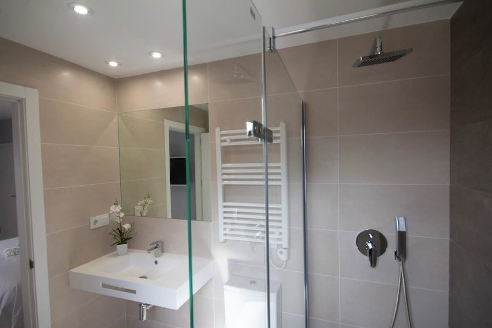Triple Room, 3 Twin Beds photo 2
