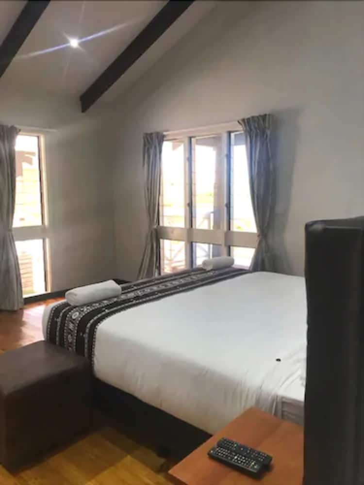 Deluxe Room, 1 Bedroom, Beach View photo 3