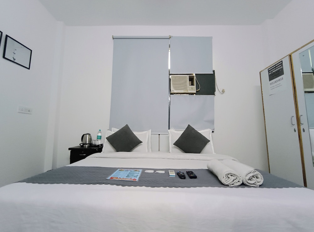 Deluxe Room - Photo 15
