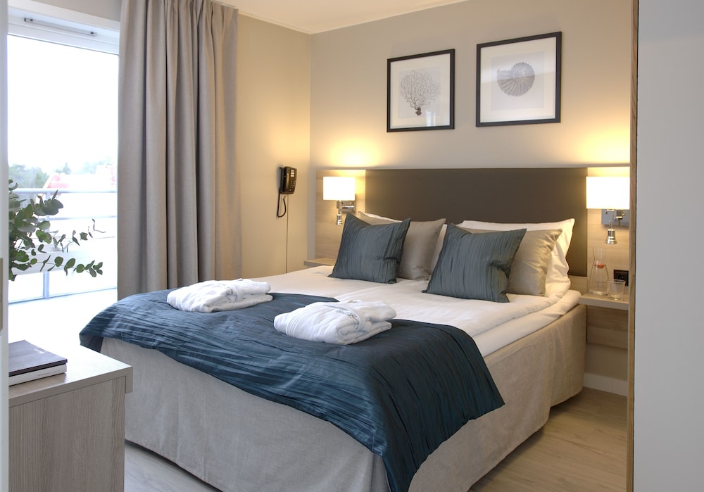 Suite (Front) photo 2