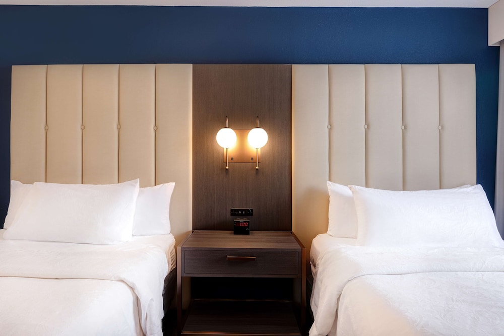 Suite, Accessible, Non Smoking - Photo 6