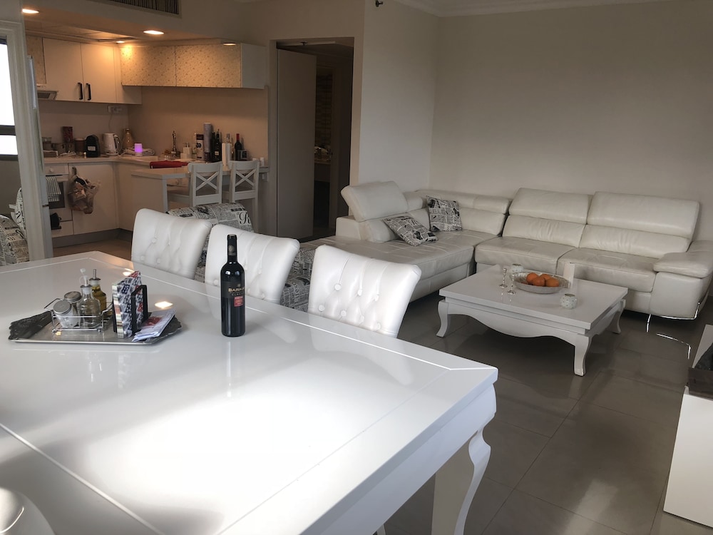Luxury Apartment, 2 Bedrooms photo 2