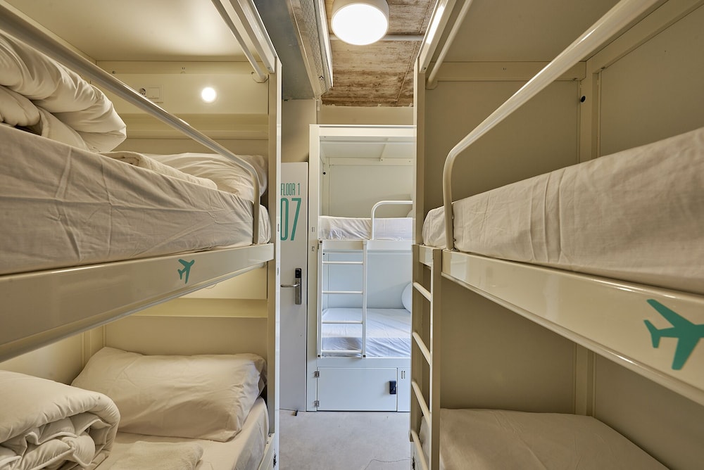 Dormitorio Compartido Estándar, Dormitorio Mixto