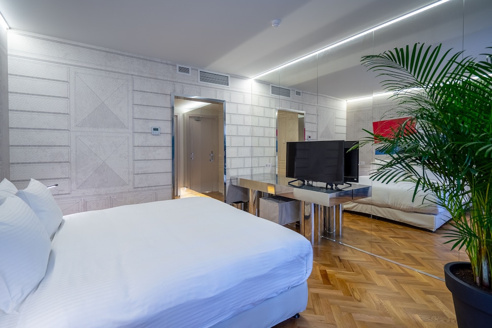 Superior Double Room - Photo 9