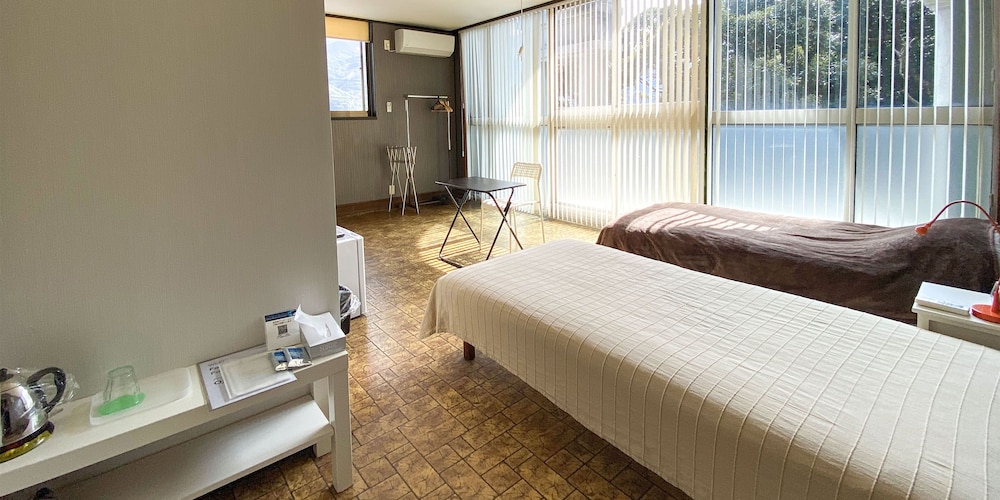 Twin Room, Non Smoking (for 1-3 people / Soprano)