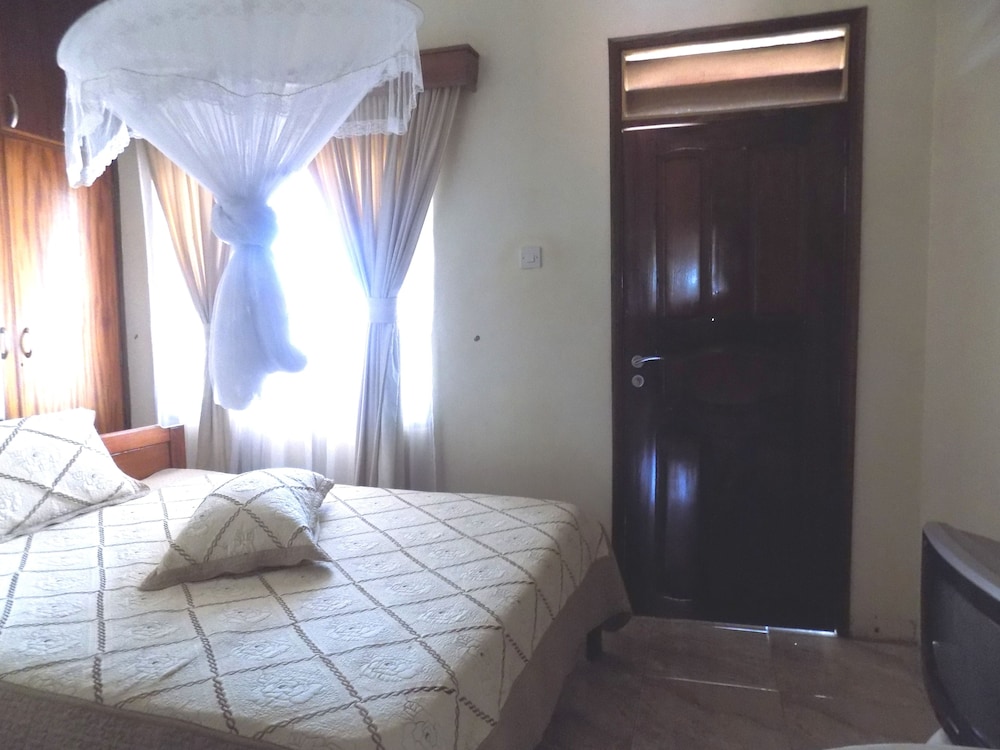 Comfort Single Room, 1 Large Twin Bed photo 2