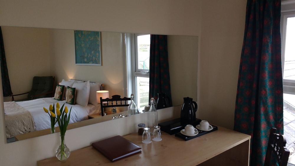 Standard Double Room, Partial Sea View (Garden View) photo 1